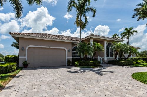 573 Yellowbird St, Marco Island, FL 34145-2856