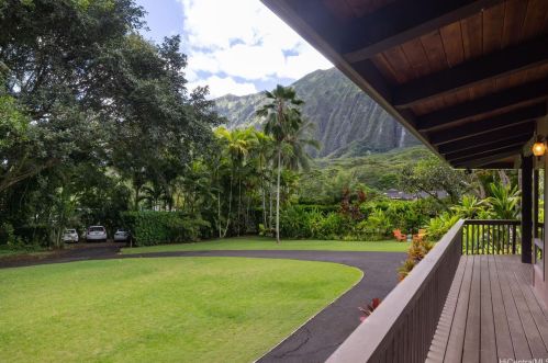 41-1200 Waikupanaha St, Waimanalo, HI 96795