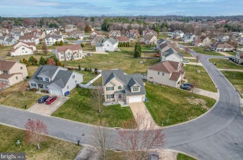 245 Stone Ridge Dr, Dover DE  19901-8205 exterior