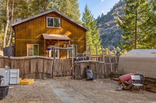 57821 Bell Springs Rd, Laytonville, CA 95454-9034