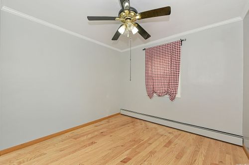 58 Maple St, Central Islip NY  11722-3105 exterior