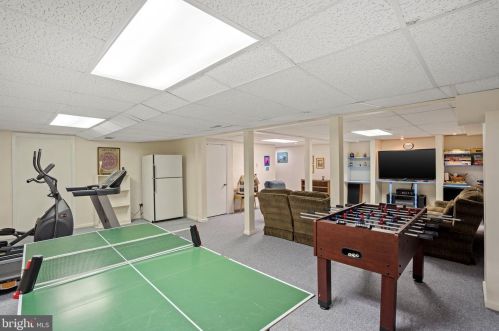 16 Dix Ln, Trenton NJ 08648-4844 exterior