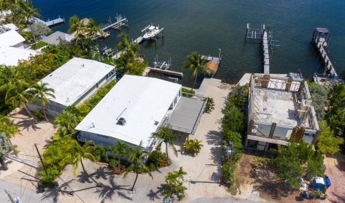 2 North Dr, Key Largo, FL 33037-2917