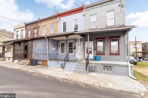 915 Fern St, Camden, NJ 08102-1015