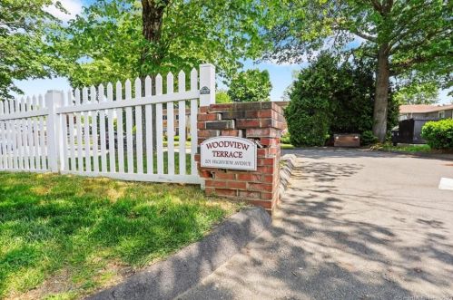 201 Highview Ave, Stamford CT  06907-1421 exterior