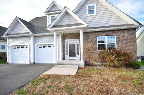 4 Chase Hollow Rd, Ellington, CT 06029