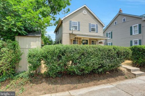 155 C St, Carlisle, PA 17013-1919