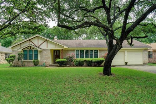 3517 Wayland Dr, Fort Worth, TX 76133-3130