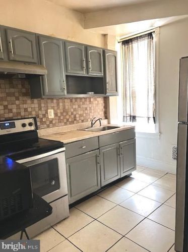 3729 Bouvier St, Philadelphia, PA 19140-3534