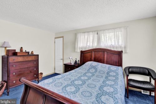 29 Holly Rd, Southampton PA 18966-3029 exterior