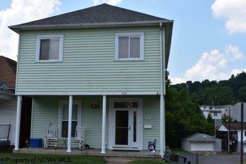 320 7 St, Clarksburg WV  26301-3629 exterior