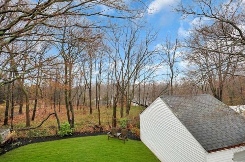 19 Revere Ave, Bethpage NY  11714-3115 exterior