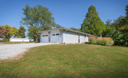 15936 Wooster Rd, Mount Vernon OH  43050-9764 exterior