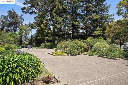 1 Kelton Ct, Oakland CA  94611-4862 exterior
