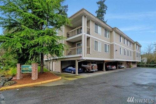 1475 200th St, Seattle, WA 98133-3209