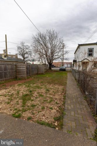 950 Queen St, Pottstown PA  19464-6018 exterior