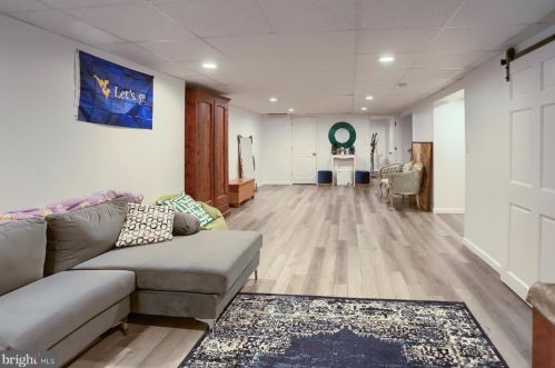 40 Center Dr, Camp Hill PA  17011-7608 exterior