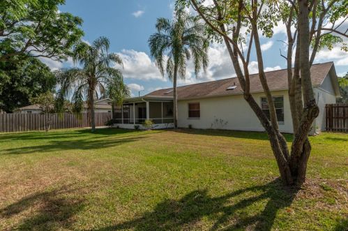 2632 Chapparal Dr, Melbourne, FL 32934-8222