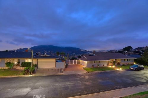 1630 Virden Dr, Glendale CA  91208-2722 exterior