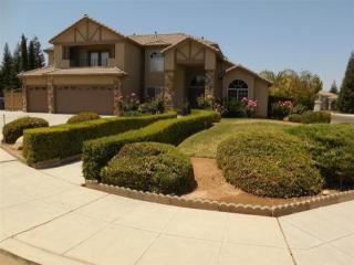542 Omaha Ave, Clovis, CA 93619-7647