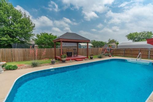10507 Woodland Dr, Greenville, TX 75402-3319