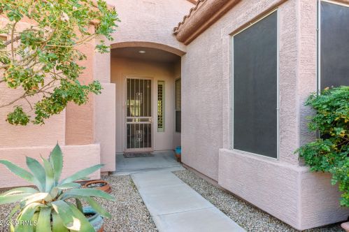 1363 Geronimo St, Chandler, AZ 85225-2052