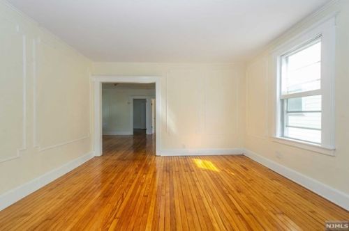 16 Beekman St, Bloomfield NJ 07003-3802 exterior