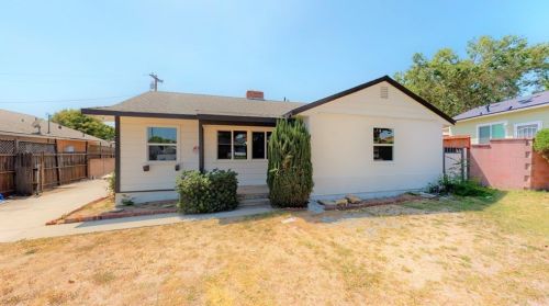 10109 La Cima Dr, Whittier, CA 90603-2115
