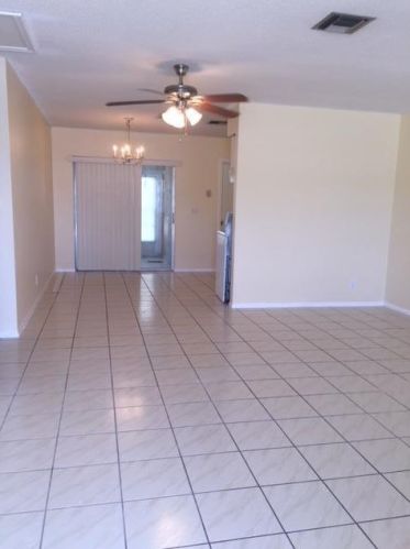 2759 Ponce De Leon Blvd, Delray Beach FL  33445-5865 exterior