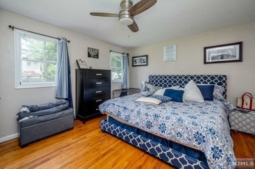 397 Pleasant Ave, N Milford NJ  07646-1222 exterior