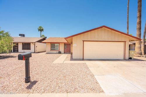 8814 50th Ave, Glendale, AZ 85302-5014