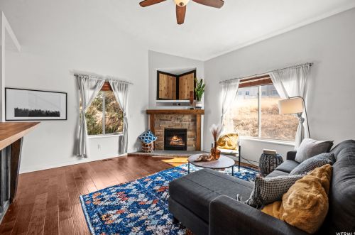 9229 Jefferson Cv, Sandy, UT 84070-6691