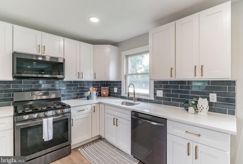 2746 Old Welsh Rd, Willow Grove PA  19090-3934 exterior