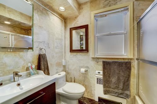 656 Avenue A, Bayonne NJ  07002-1801 exterior