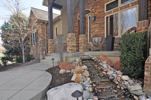 146 Sunny Glen Cir, West Kaysville, UT 84037-9774