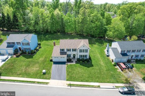 16067 Olmstead Ln, Woodbridge, VA 22191-4521