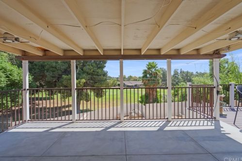 6040 Moraga Ave, Riverside CA 92509-6251 exterior