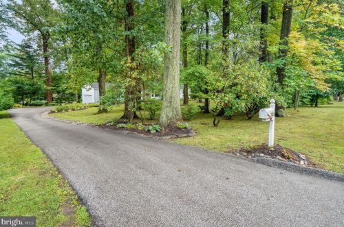 153 Sproul Rd, Ithan, PA 19085-1326