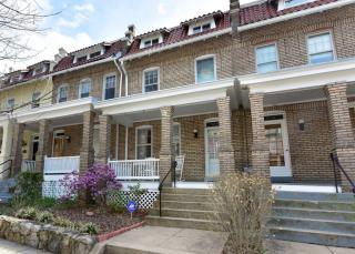 1746 Kenyon St, Washington, DC 20010-2617
