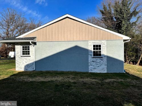 99 Elfreth Rd, Huntingdon Valley PA  19006-1210 exterior
