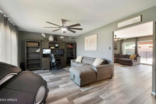 5525 Turquoise Ave, Glendale AZ 85302-1037 exterior