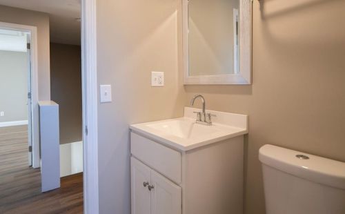 476 Grn End Ave, Middletown RI 02842-5626 exterior