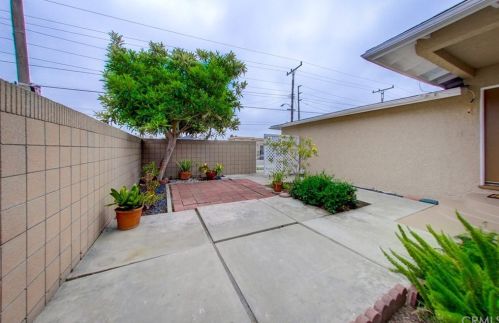 12309 Freeman Ave, Hawthorne CA  90250-0873 exterior
