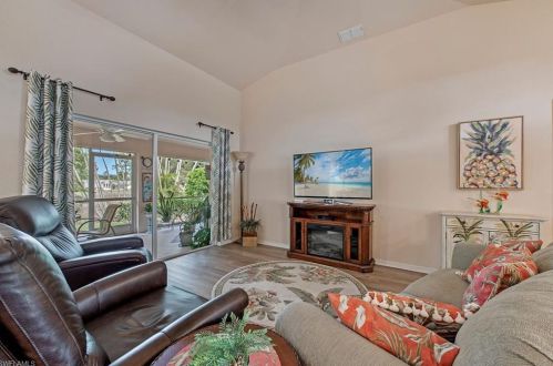 147 Estelle Dr, Naples FL  34112-7059 exterior
