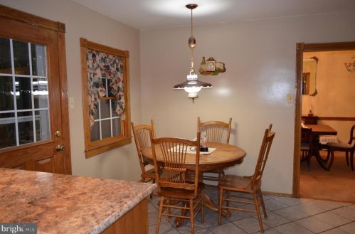 19 Marmic Dr, Southampton PA 18966-1728 exterior