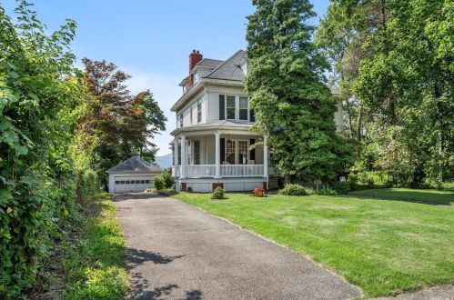 310 Simpson Pl, Peekskill, NY 10566-4522