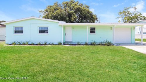 4870 Key Largo Dr, Titusville FL  32780-6930 exterior
