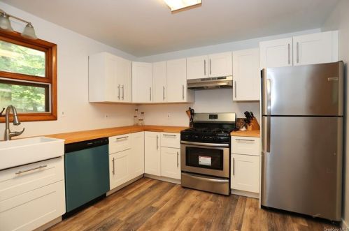 27 East Ave, Walden, NY 12586-1550