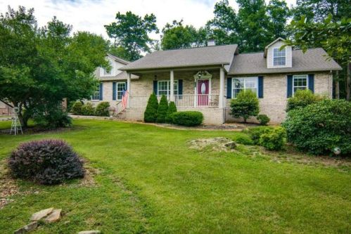 1435 Deer Creek Dr, Crossville, TN 38571-3251