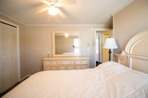 34 Lester St, United States Coast Guard Ac CT  06320-4327 exterior